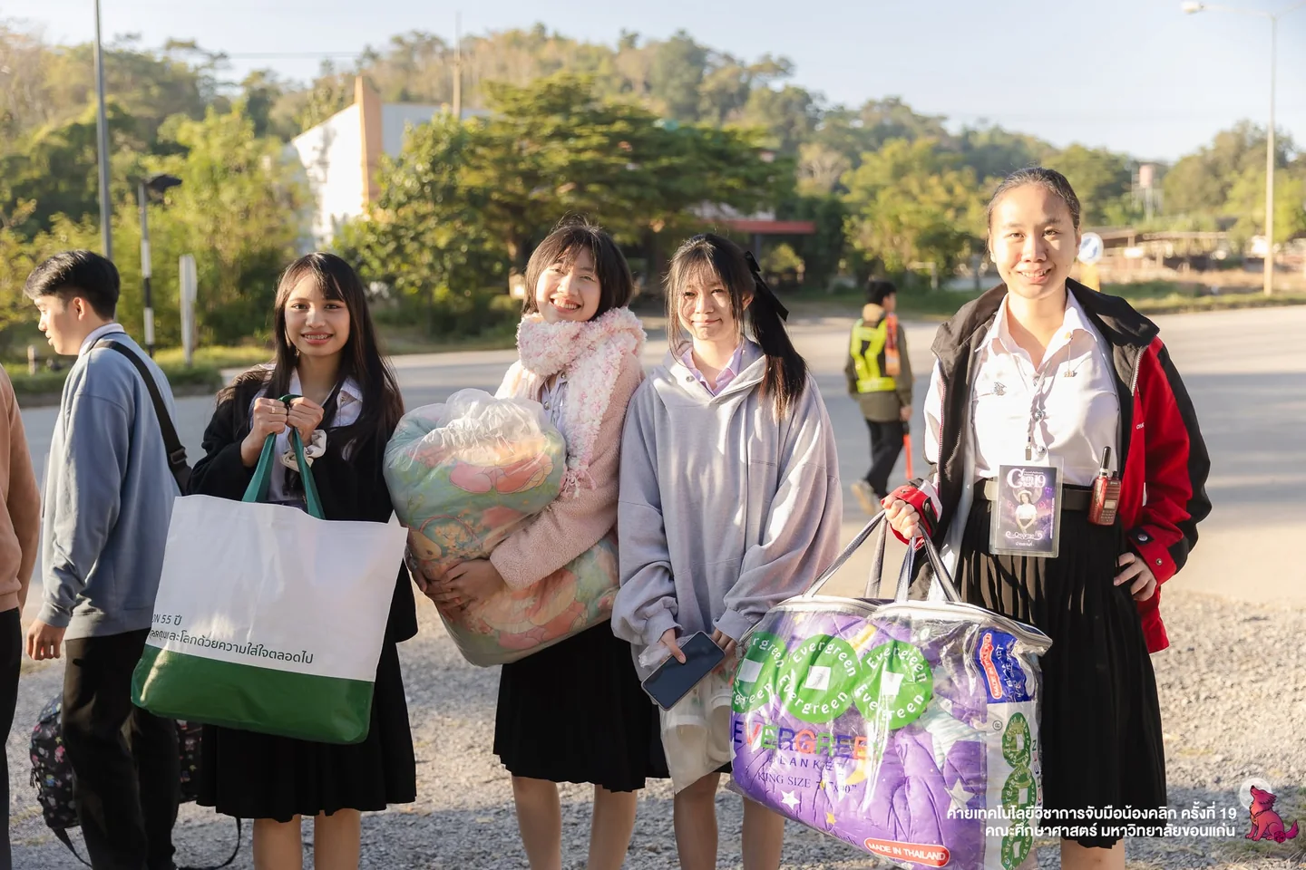 มิตรภาพและการดูแลน้องๆ ค่าย